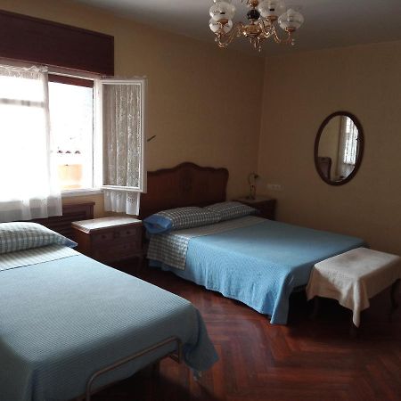 Pension Los Pinos Gijón Exterior foto