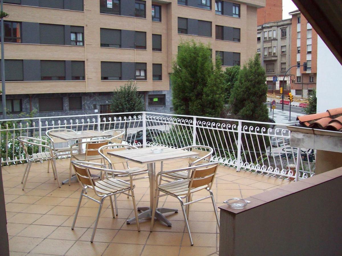 Pension Los Pinos Gijón Exterior foto