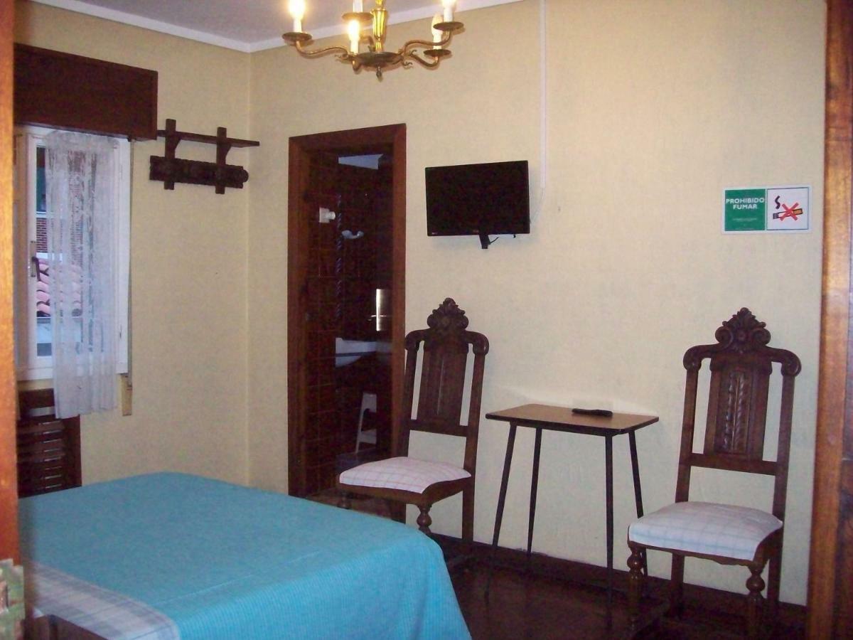 Pension Los Pinos Gijón Exterior foto