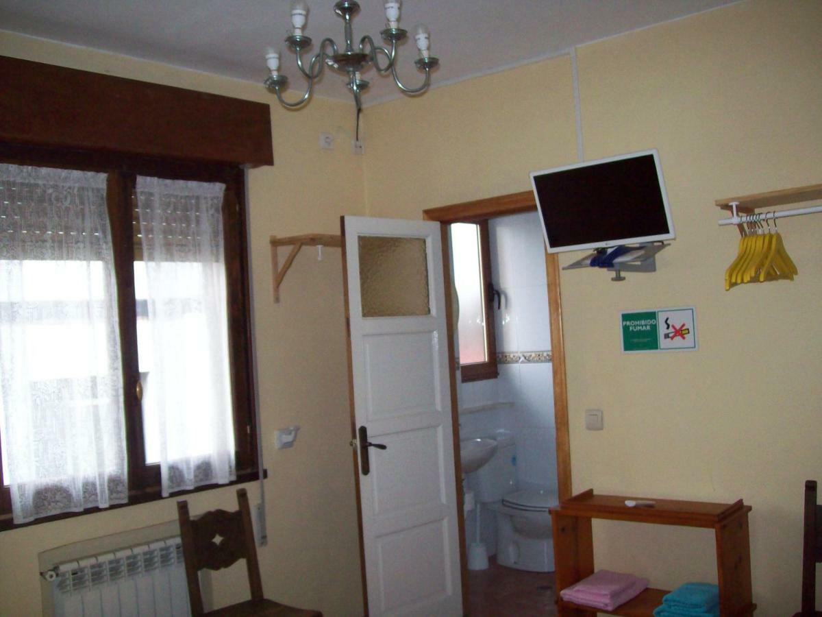 Pension Los Pinos Gijón Exterior foto